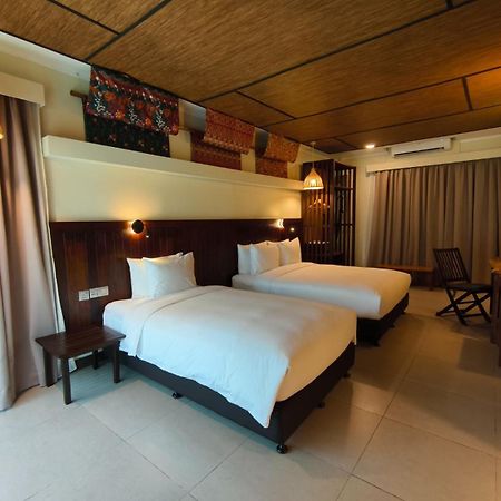 Borneo Beach & Mangrove Resort Tuaran Exteriör bild